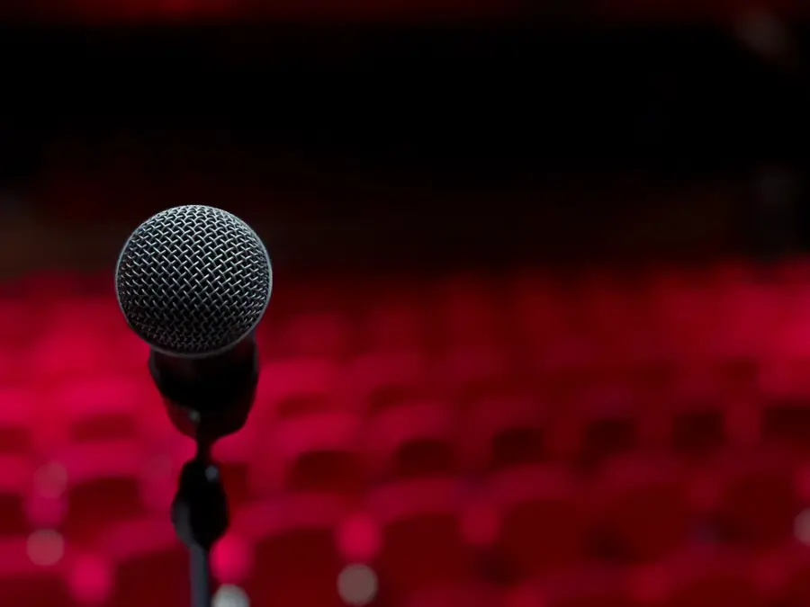 Animateur de conférence, de convention et de table ronde