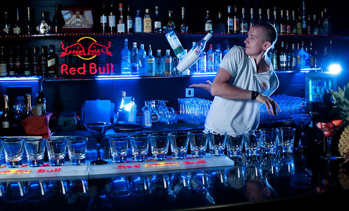 Barman jongleur "flair"