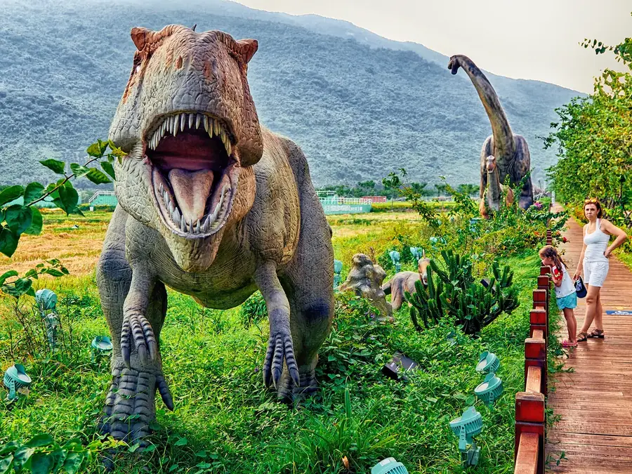 Dinosaure et T-Rex en déambulation