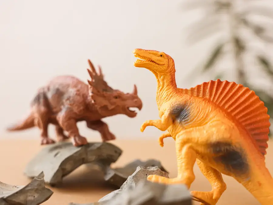 Animation dinosaures pour enfants : paléontologue et bassin de fouilles