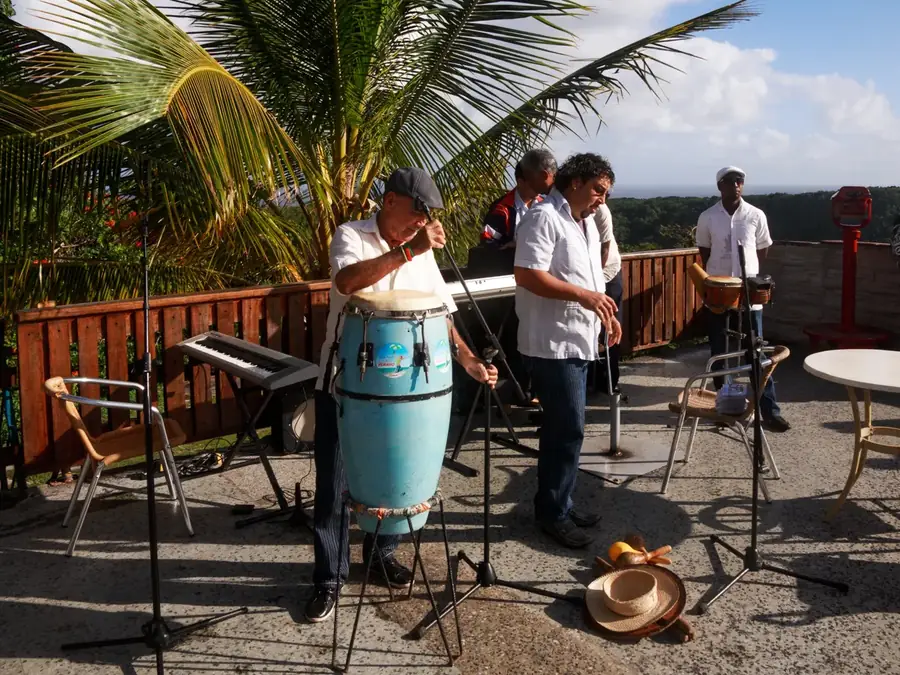 Orchestre antillais : zouk, kompa et biguine