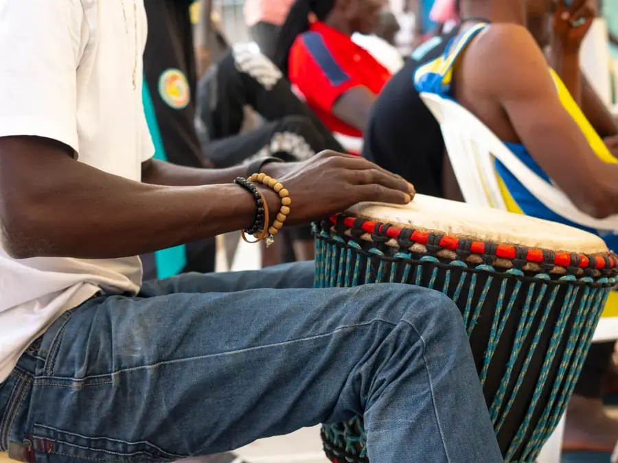 Tam-tams africains et griots mandingues
