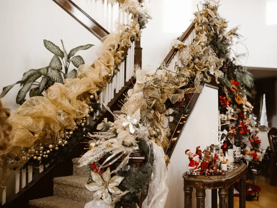 Location de décorations de Noël, sapins et chalet